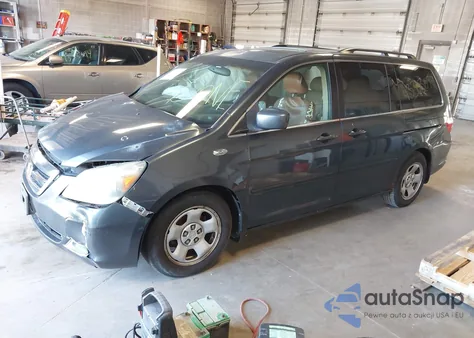 2005 Honda Odyssey Touring z USA, uszkodzony, nr VIN 5FNRL388X5B009680